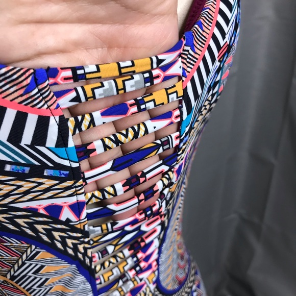 Red Carter Cutout Peek-a-boo Swimsuit Size Small - Picture 6 of 9